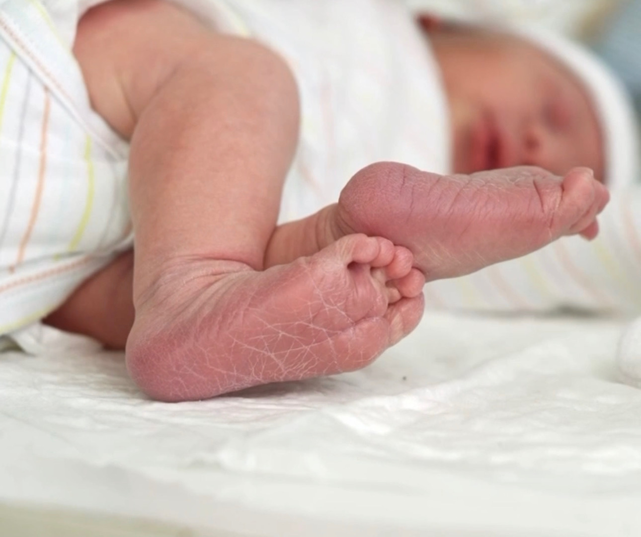 Can Newborns Sleep on Their Side?